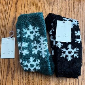 A New Day Snowflake Pattern Crew Socks - Teal and Black - Brand New